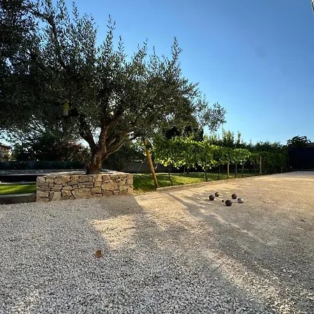 Les Olivettes Bezouce